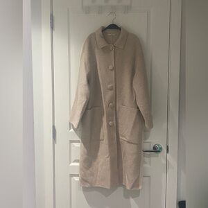 Double-color button-decor coat